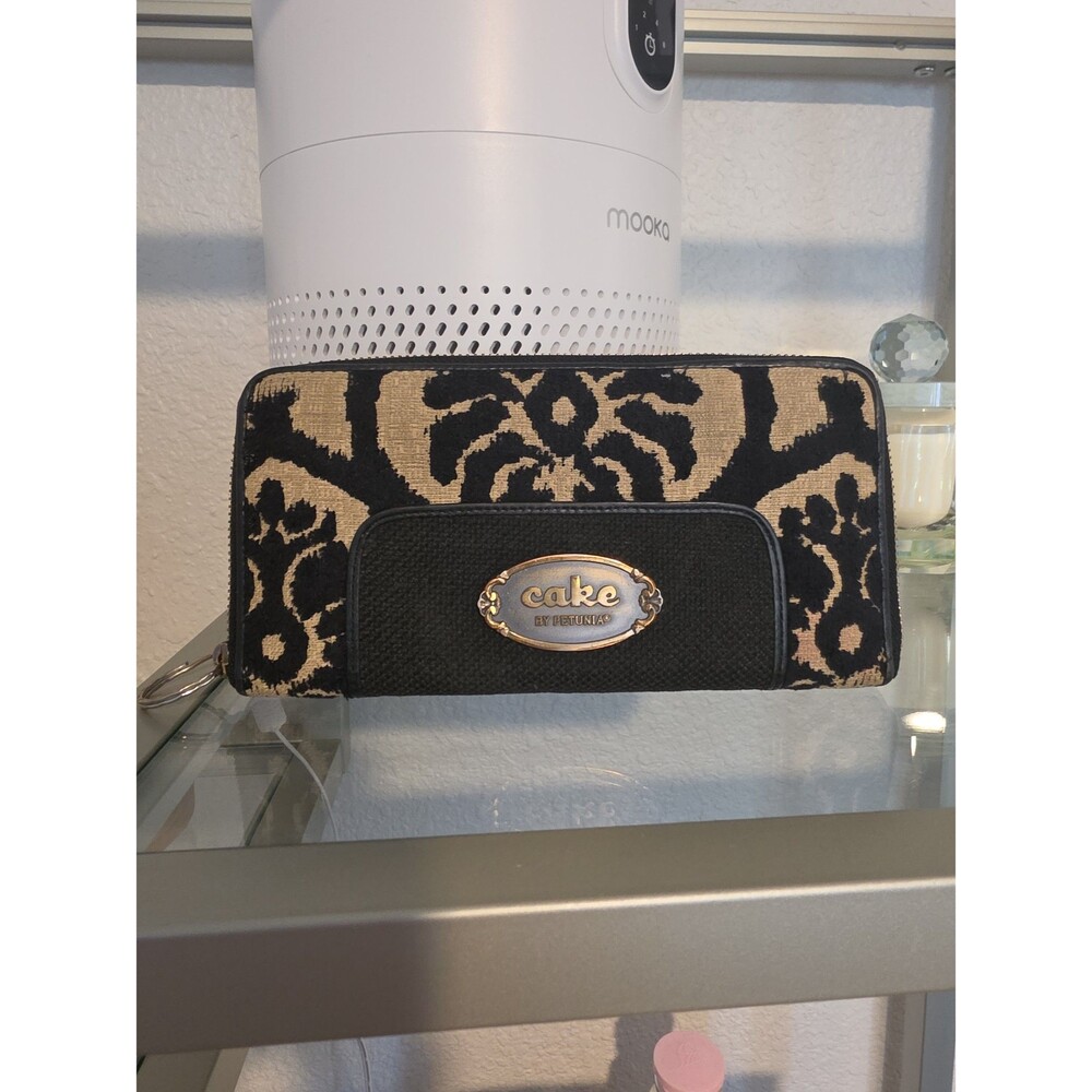 Cake by Petunia Black Beige Damask Wallet Clutch